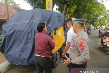 Truk sampah tabrak empat kios di Cilendek Barat Kota Bogor ditangani polisi