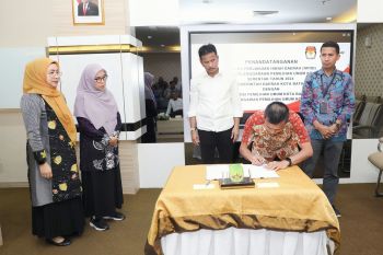 Pemkot Batam, KPU dan Bawaslu tandatangani NPHD sebesar Rp53,9 miliar