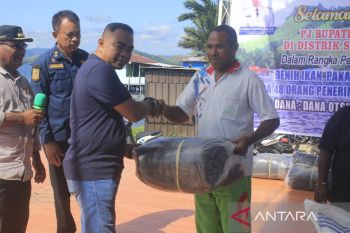 Pemkab Jayapura bantu 48.000 ikan nila tingkatkan ekonomi warga