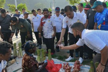 Pemprov Papua adakan aksi borong di pasar semarakkan Hakordia 2023