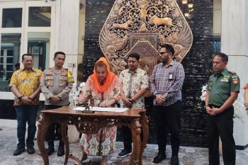 Pemkot Semarang serahkan hibah daerah Rp96 miliar untuk Pilkada 2024