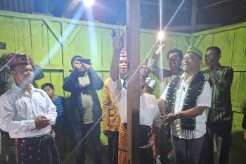 PLN resmikan listrik di lima desa di Manggarai NTT