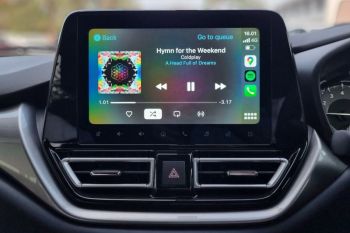 Tiga cara tampilkan carpool karaoke di perjalanan ala Suzuki