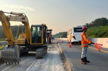 Jelang Natal dan tahun baru, HK lakukan pemeliharaan jalan di Tol Trans Sumatera