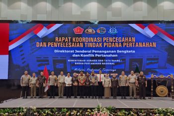 Polda Kepri dapat penghargaan penanganan konflik pertanahan
