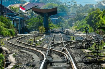 South Sumatra police arrest three over railroad track theft