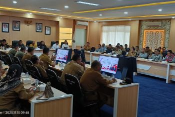 Bakesbangpol Paser  lakukan pengawasan tenaga kerja asing di sejumlah perusahaan