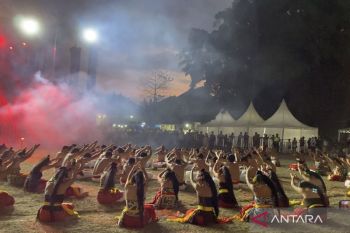 Bali kemarin, Seni kolosal "Janger Cak" hingga antisipasi penyebaran cacar monyet di Pulau Dewata
