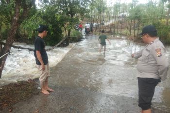 Seorang bocah 2,5 tahun tewas terseret arus sungai di Lombok Tengah