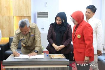 Lutim alokasikan investasi pendidikan Rp2 miliar untuk Unhas dan Unanda