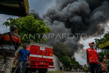 Kebakaran pabrik pemintalan kapas di Bandung