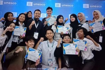 Mahasiswa Unhas meraih penghargaan YAR-TSRA Knowledge Summit 2023