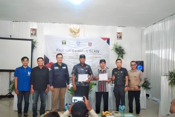 WEI meluncurkan program Sekolah Lapang Kelapa Nira di Sukabumi