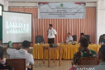 BKPSDM Natuna ingatkan ASN tidak gunakan pose jari saat foto