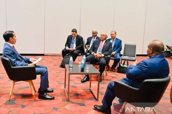Presiden Jokowi menggelar pertemuan trilateral dengan Papua Nugini dan Fiji