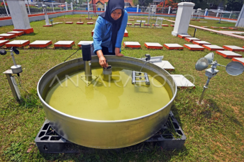 Puncak musim hujan diprediksi Januari-Pebruari 2024
