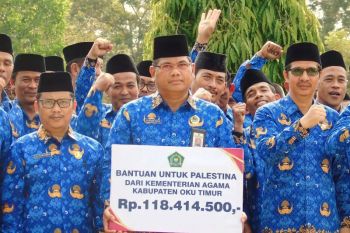 Civil servants in South Sumatra's OKU Timur donate money to Palestine