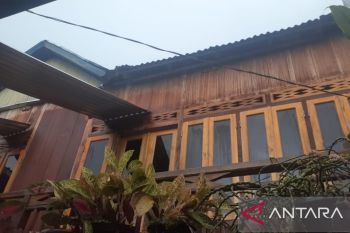 BPBD Sumsel salurkan bantuan bagi korban angin puting beliung
