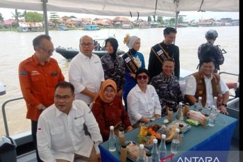 BI dan TNI AL susuri Sungai Musi layani penukaran uang