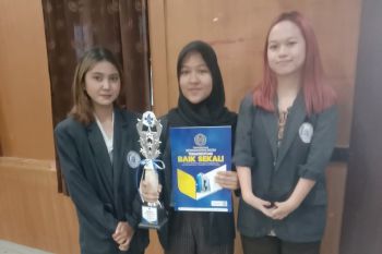 Tiga mahasiswi Darmajaya juara Business Plan Himamen Championship 2023