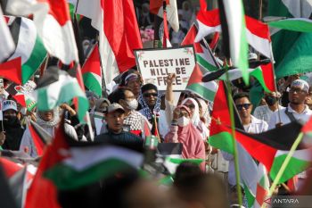 Ribuan warga Sidoarjo lakukan aksi damai peduli Palestina
