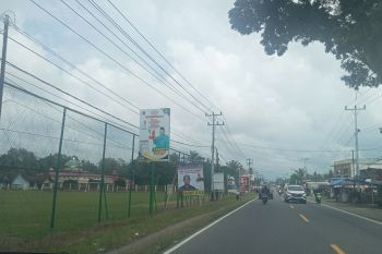 Penertiban alat alat peraga kampanye di Pasaman Barat belum dilakukan