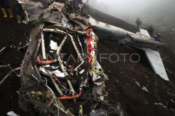 Evakuasi badan pesawat  tempur Super Tucano terkendala cuaca