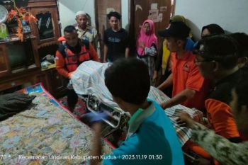 Dua santri korban tenggelam ditemukan tewas bergandengan tangan
