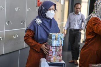 Kurs rupiah turun jadi Rp15.570 tertekan kinerja penguatan dolar AS
