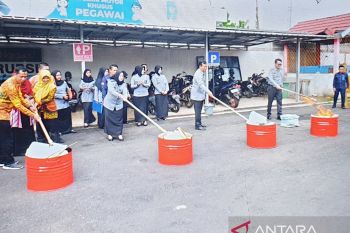 Kemenkumham Sumsel musnahkan ribuan arsip  keimigrasian dan fidusia