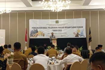 Kemenkumham Sumbar kukuhkan 16 nagari binaan sadar hukum