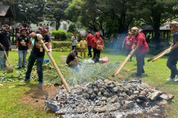 Discover Papua event in Jakarta showcases stone-burning culture