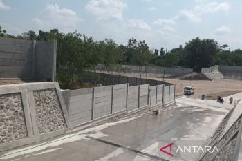 Alat pengolah sampah mulai dipasang di TPST Tamanmartani