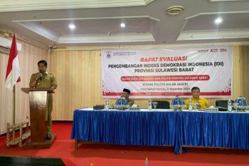 Kesbangpol evaluasi indeks demokrasi Indonesia di Sulawesi Barat