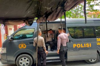 Tim Dokkes Polda NTT periksa kesehatan Satgas Pemilu 2024