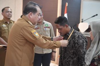 Merangin Jambi melatih pemandu wisata telusuri goa