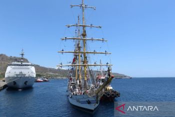 Bangka Belitung kemarin, dua kapal kandas hingga KRI Dewaruci berlabuh di Belitung Timur
