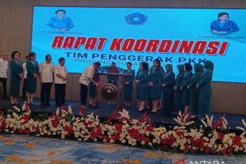 Gubernur Olly  sebut optimalisasi posyandu dapat kurangi stunting