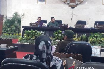 DPRD Kota Kediri mediasi perselisihan pembangunan alun-alun