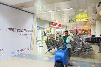 Bandara Hang Nadim Batam kerahkan petugas khusus atasi atap jebol di ruang tunggu