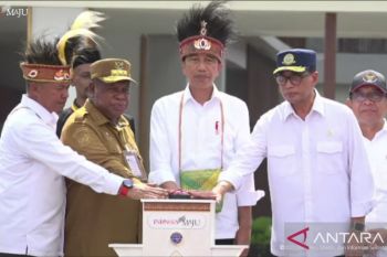 President Jokowi inaugurates airports in Papua's Fakfak, Nabire