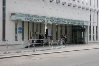 Harga minyak mentah turun usai OPEC+ tunda pertemuan