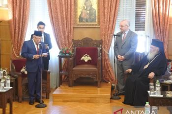 VP Amin invites Greek Archbishop to stop Palestinian-Israeli conflict