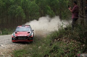 Persaingan Ricardo menghadapi Sean semakin panaskan Danau Toba Rally