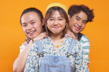 We The Clouds: Perdana itu "Indah"