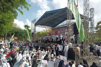 Ribuan warga Tulungagung menggelar aksi solidaritas "Bela Palestina"