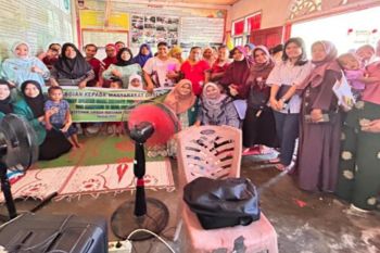 Tim PkM Poltekkes edukasi kelompok rentan tentang aplikasi siaga bencana