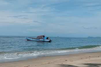 BMKG ingatkan warga waspadai gelombang tinggi laut hingga 29 November 2023