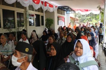 Kemensos menyalurkan bantuan sosial kepada KPM di Kulon Progo