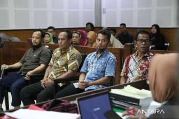 Perwira jaga menandatangani SPB atas perintah syahbandar